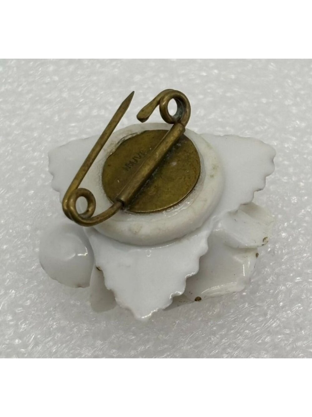 Vintage Japan Porcelain White and Gilt Edged Rose Brooch Hand Painted, Unbranded - Picture 8 of 10